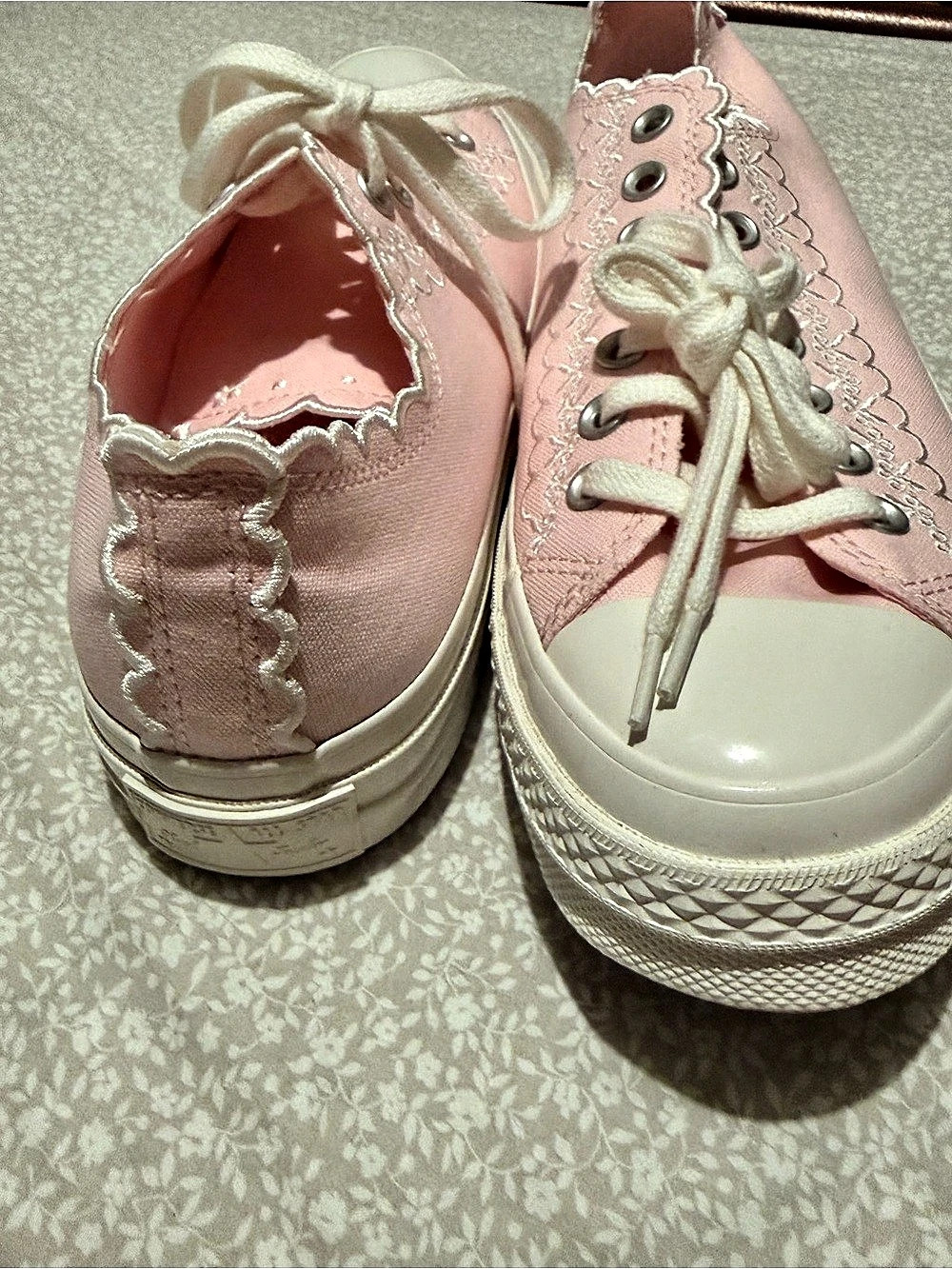 Converse Chuck Taylor All Star Lift Platform Embroidered Flowers W11/M9.5